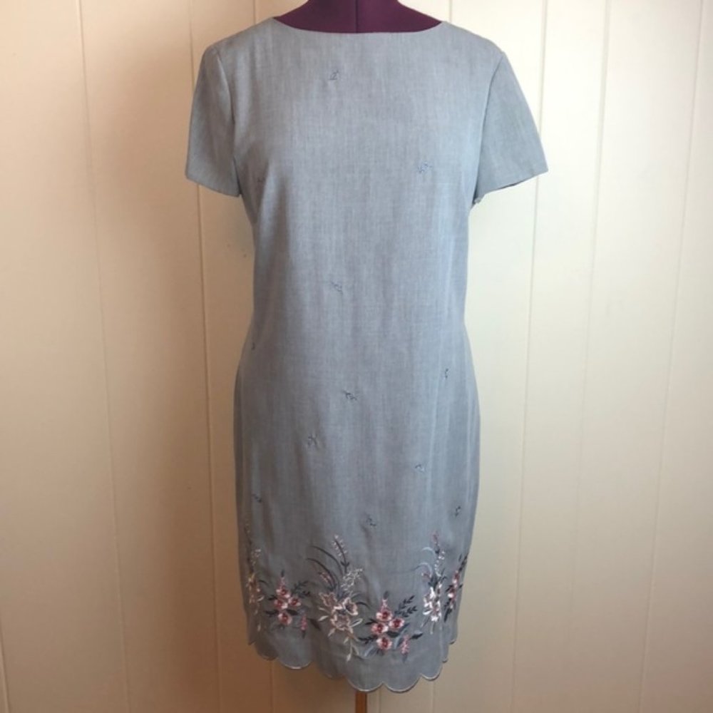 Vtg 90s Springy Embroidered Scalloped Shift Dress